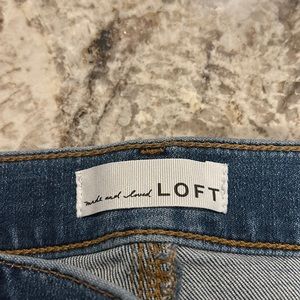 Loft high rise skinny Jean size 2, soft, excellent condition.